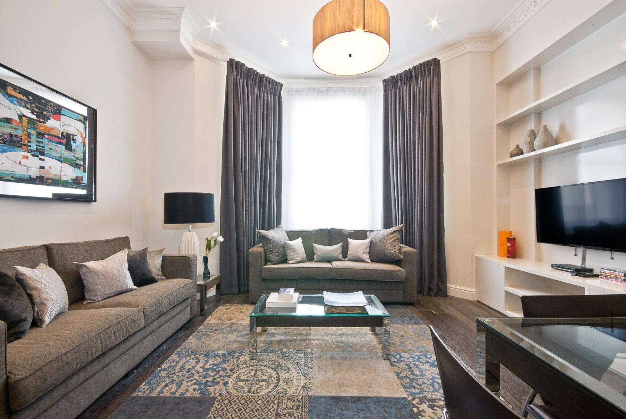 Deluxe Two-Bedroom Apartment