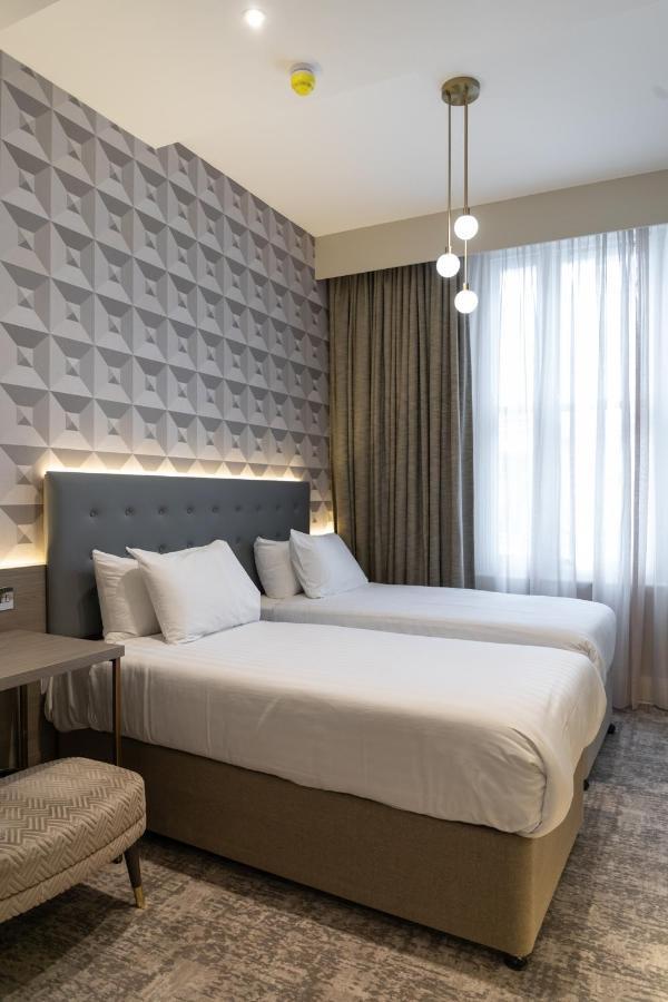 Deluxe Family Suite