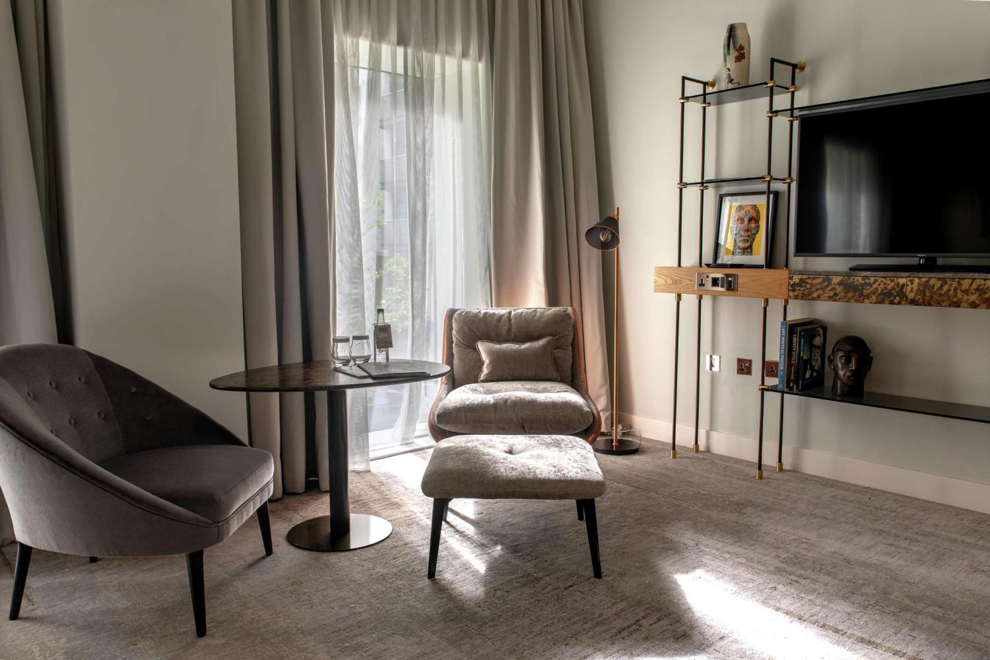 Deluxe King Room