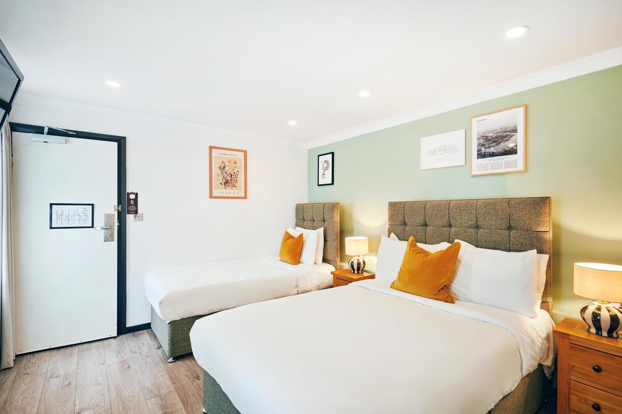 Triple Room