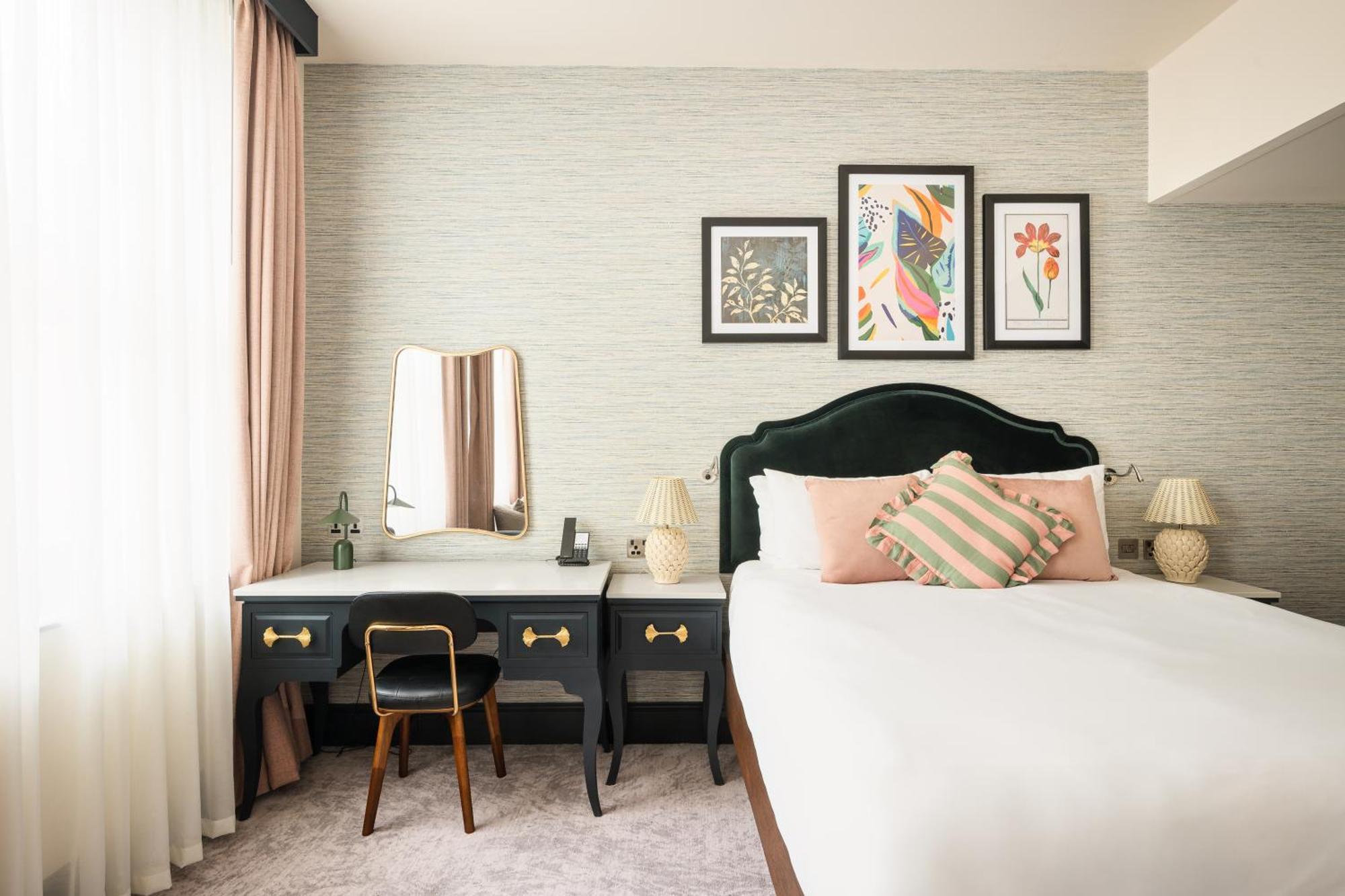 Premium Queen Room,1672585545:JPEG