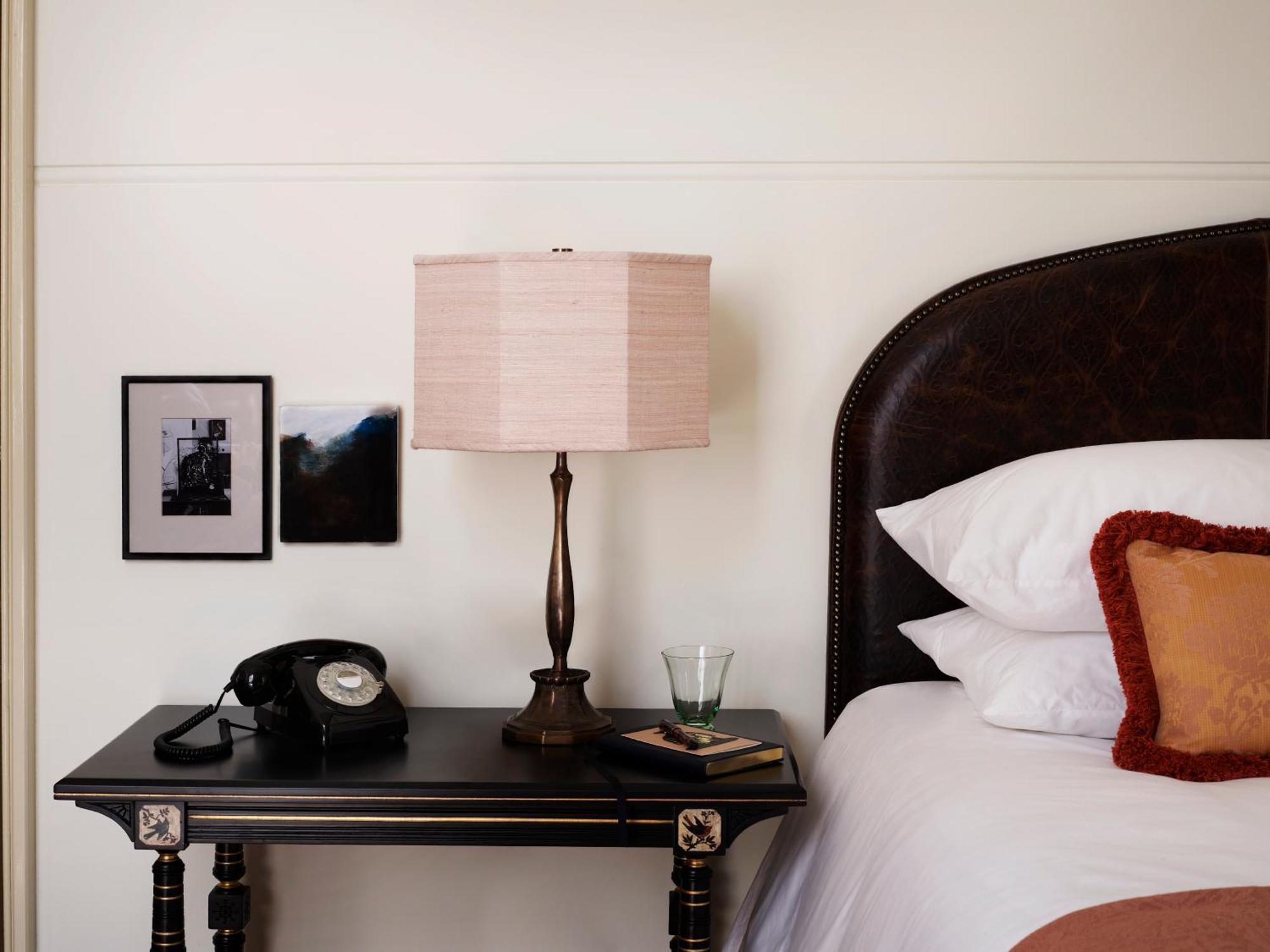 Classic Room,1707060099:JPEG