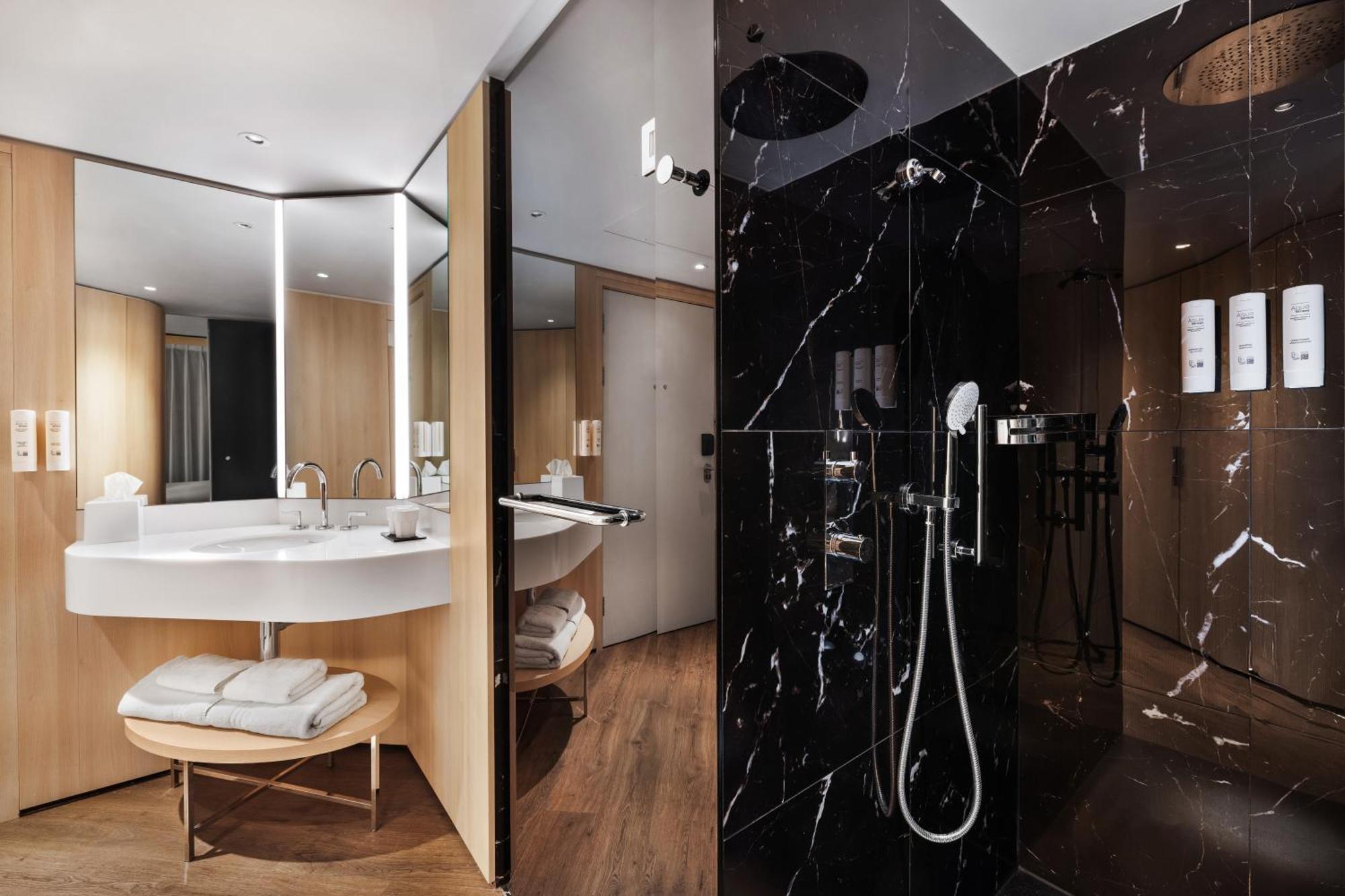 Superior Deluxe Queen Room