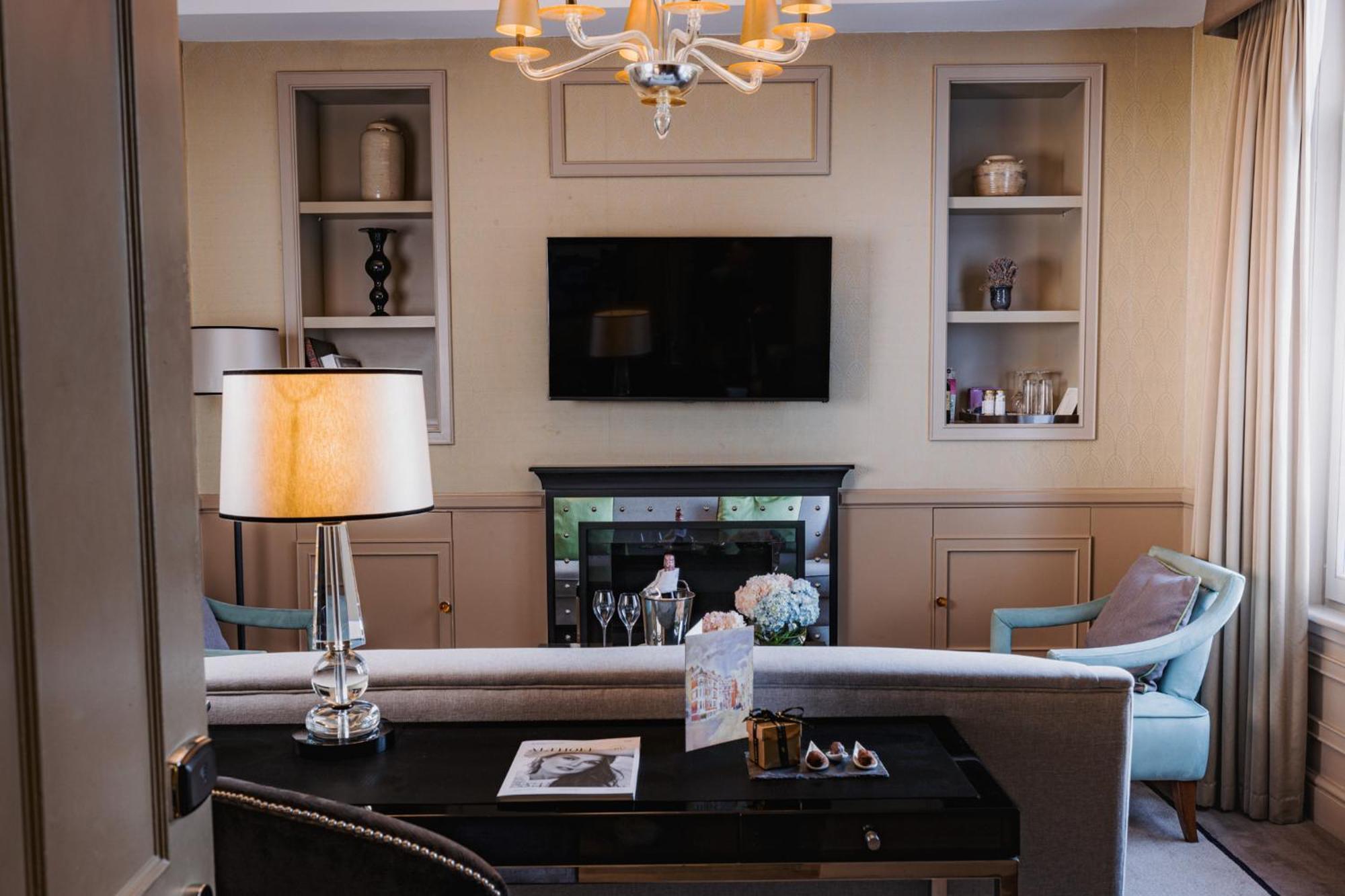Deluxe King Suite