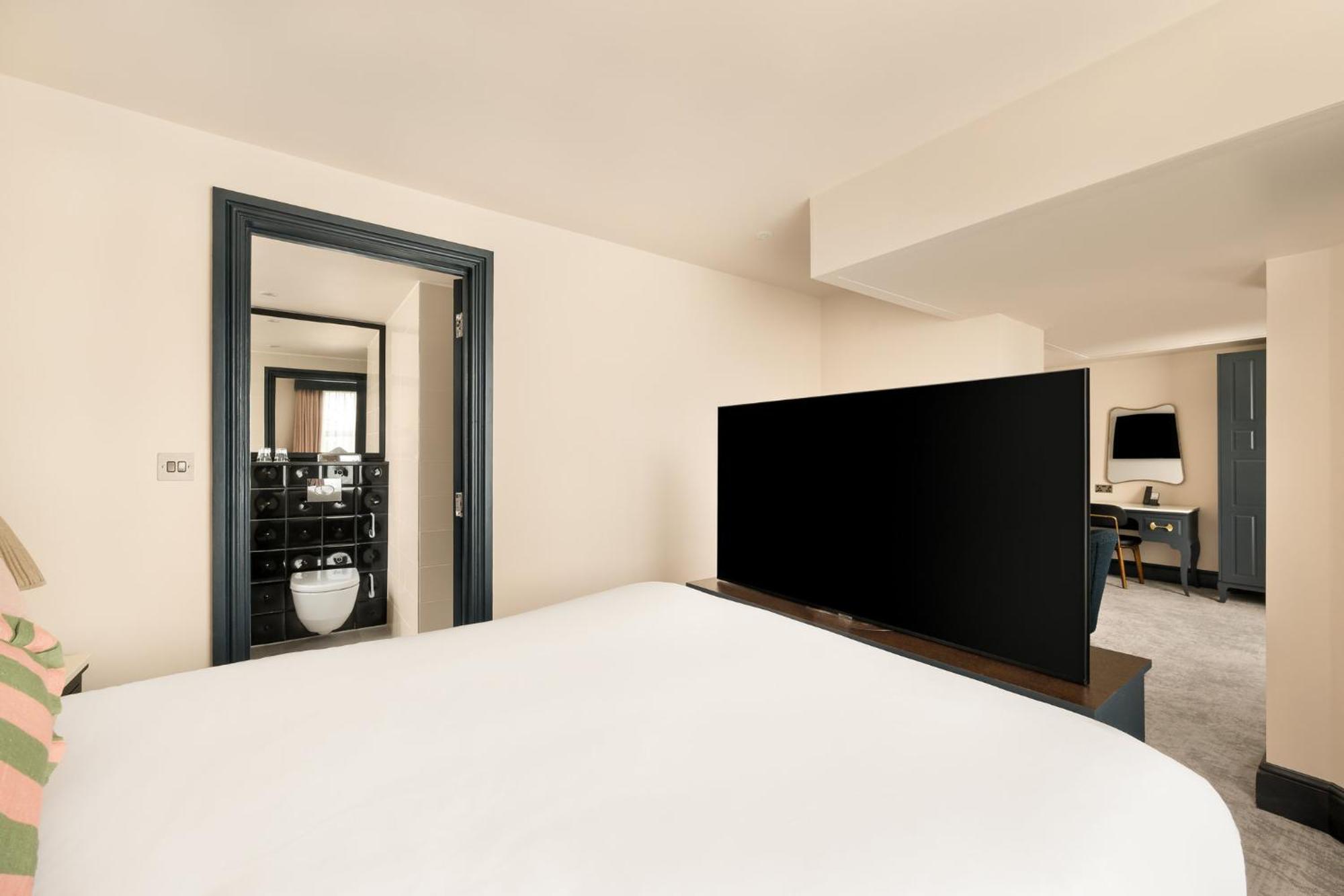 Queen Suite