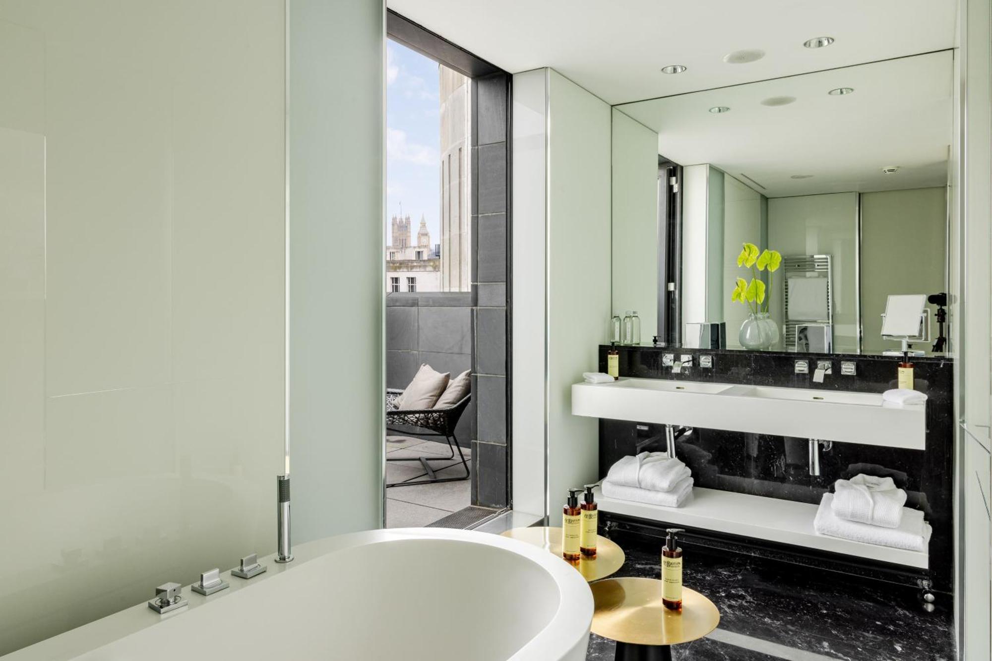 Ultimate ME Suite Duplex Penthouse,1774477743:JPEG