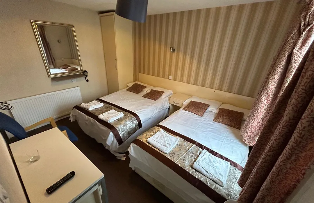 Earls Court Hotel-1