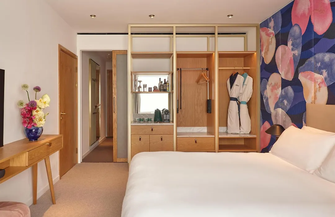 The Botree London, Curio Collection By Hilton-1