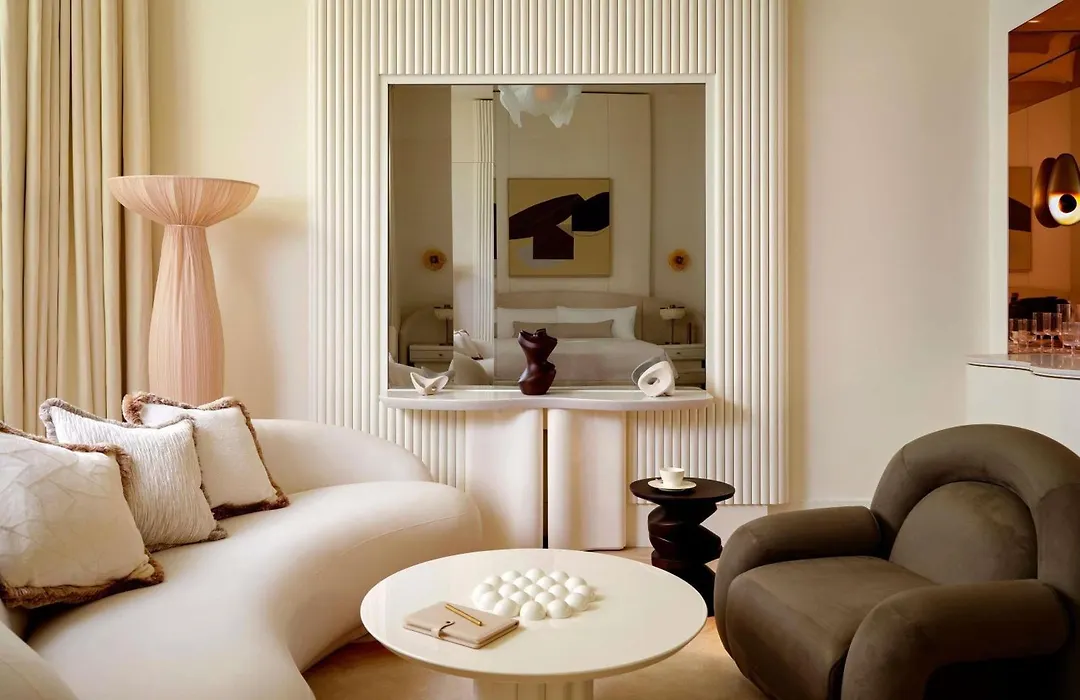 Delano London-1