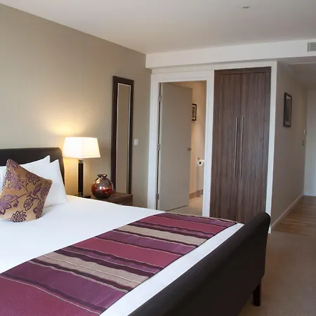 Hyatt House London Stratford - Aparthotel-3
