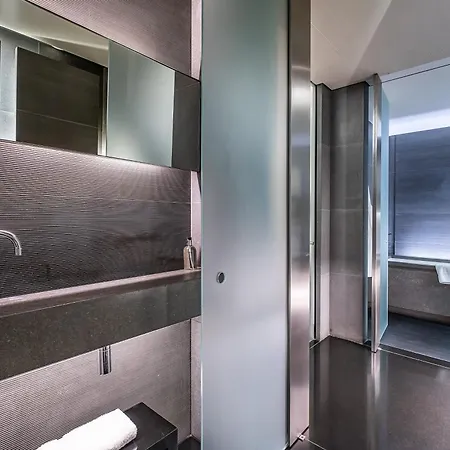 Grosvenor House Suites-3