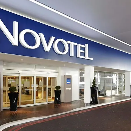 Novotel London West-3