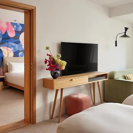 The Botree London, Curio Collection By Hilton-3